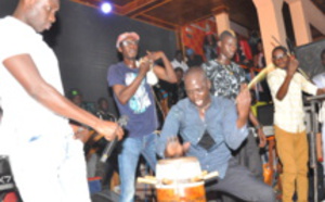 Vidéo - Aprés son mariage, Fatou Woré marque son retour à la soirée de Pape Diouf au Ravin