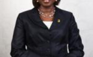 First Bank of Nigeria : la Directrice exécutive du groupe, Bashirat Odunewu débarque à Dakar