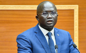 Yankhoba Diémé annonce l’arrivée de nouveaux taxis et bus au gaz et détaille les réformes en cours
