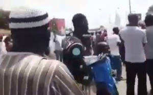 Nouvelle vidéo de la manifestation contre Jammeh qui a conduit à la répression...