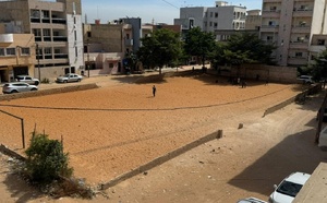 ERECTION DE L’UNIQUE TERRAIN DE FOOTBALL DE LA ZONE DE CAPTAGE, EN POSTE DE SANTE  (GRAND YOFF)
