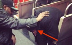 Ce drogué s’effondre en pleurs dans le bus. Mais la réaction de l’homme à gauche a troublé tous les passagers!