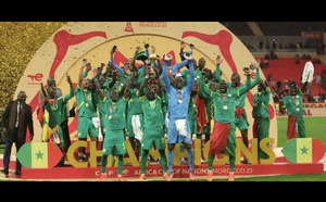 Finale folle : Malaises, chaos arbitral et sacre héroïque du Sénégal