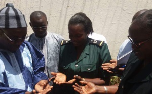 Magal "Kazu Rajab" 2016 - La famille de Serigne Fallou Mbacké apporte une assistance aux détenus du Camp Pénal de Liberté 6