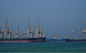 Pétrole : Le prix du baril flambe de 13%, après le blocage du détroit d'Ormuz