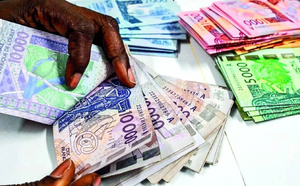 Pourquoi l’argent circule-t-il moins en cash au Sénégal ?