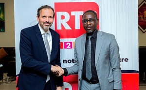 L’ambassadeur d’Allemagne en visite à la RTS, pour renforcer la coopération médiatique