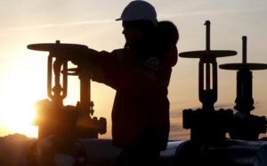 Pourquoi le prix du baril de pétrole a-t-il augmenté de 80% en quatre mois?