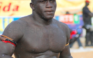 An 2000 refuse qu’Hypo Ngary le touche