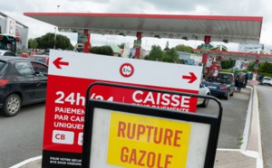 Pénurie d'essence: La France a commencé à puiser dans ses réserves stratégiques