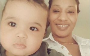 Ndèye Diallo de "Un Café avec..." pose avec son fils