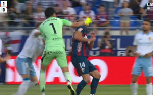 Espagne : un gardien pète les plombs et assène un coup de poing en plein match