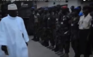 Vidéo – Yaya Jammeh passe en revue son «escadron de la mort»