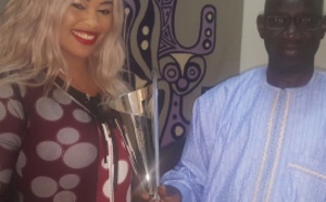 Guigui a présenté son trophée au ministre de la Culture