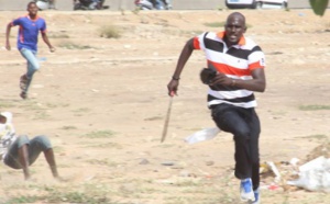 Violence dans l’arène : cinq individus en possession d’armes blanches arrêtés autour du stade Iba Mar Diop