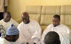 Touba en deuil : Ousmane Sonko présente ses condoléances après le décès de Serigne Cheikh Saliou Mbacké