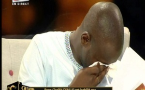 Reçu au palais présidentiel, l’animateur Pape Cheikh Diallo gratifié d’un …