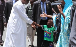 Incroyable, mais vrai! Le Président Macky Sall marche du Palais à la mosquée pour la prière du Vendredi