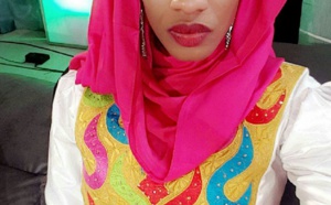 Ndèye Ndack pose avec le voile
