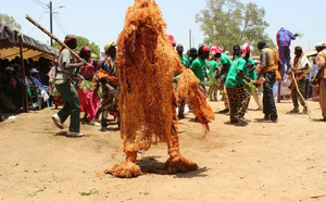 Ziguinchor : le préfet serre la vis, les sorties nocturnes du Kankourang et du Diambadong interdites