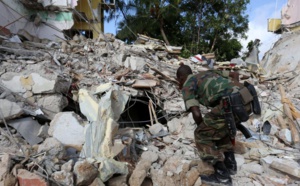 Attaque contre un hôtel de Mogadiscio: onze morts dont un secrétaire d’Etat