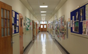 Une mère défend sa fille victime de harcèlement sexuel à l’école