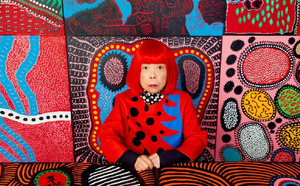Yayoi Kusama, l’icône japonaise des pois et de l’infini, s’éteint à 97 ans