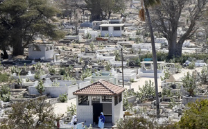 Soumbédioune : huit personnes interpellées de nuit dans le cimetière, une enquête ouverte