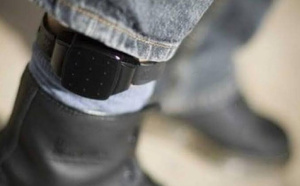 Bracelets électroniques : un fournisseur placé sous mandat de dépôt dans l’enquête financière