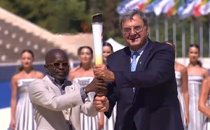 Dakar 2026 : la flamme olympique quitte Athènes, le Sénégal se prépare à accueillir le monde
