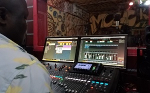 La radio à l'heure du smartphone : streaming, WhatsApp et réseaux sociaux