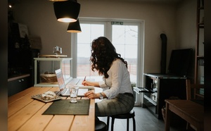 Lettre de motivation, e-mail, WhatsApp : bien postuler sans agacer le recruteur