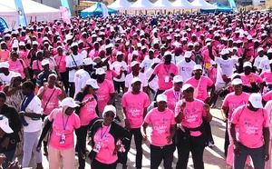 Dakar donne le coup d'envoi d'Octobre Rose avec une randonnée de sensibilisation