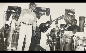 Youssou Ndour, 50 ans de musique : Mohamed Sow raconte l’itinéraire d’une icône du mbalax