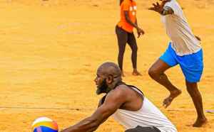 Athlétisme, beach-volley et lutte de plage : la ministre des Sports prend le pouls de la préparation des athlètes