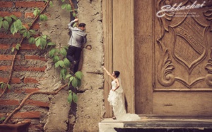 Ce photographe de mariage fait des clichés de couples en version miniature avec une créativité impressionnante !