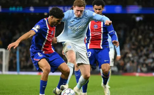 Le PSG frappe fort à Manchester City et séduit la presse européenne