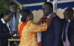 Dr. Cheikh Tidiane Gadio élevé au rang de Commandeur de l'Ordre National Ivoirien (images)