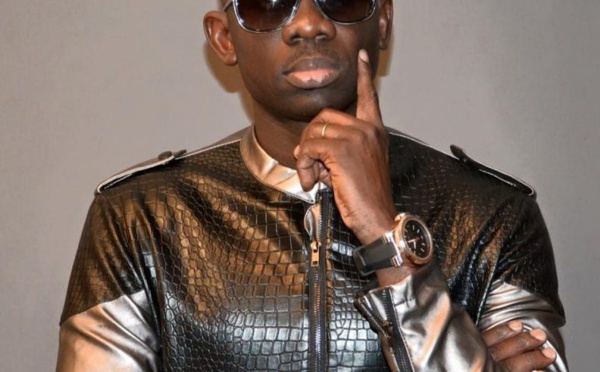Admirez Pape Diouf dans un autre style