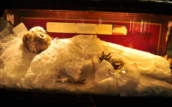 Effrayant : une momie de 300 ans ouvre subitement les yeux