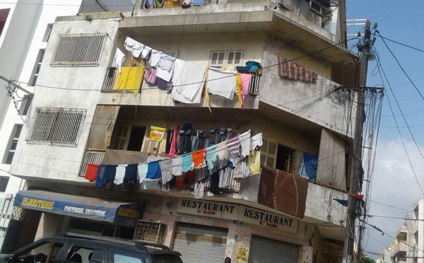 Niary Tally... du linge étendu sur des lignes téléphoniques, ça ne se passe qu'au Sénégal!!!