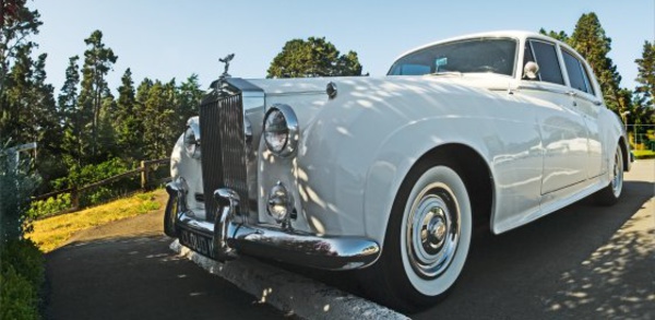 Insolite : Un Indien débourse 8,1 M EUR pour une plaque d'immatriculation de sa Rolls-Royce