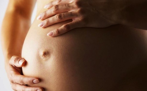 Elle tombe enceinte deux fois, à la suite d'un seul et même rapport sexuel