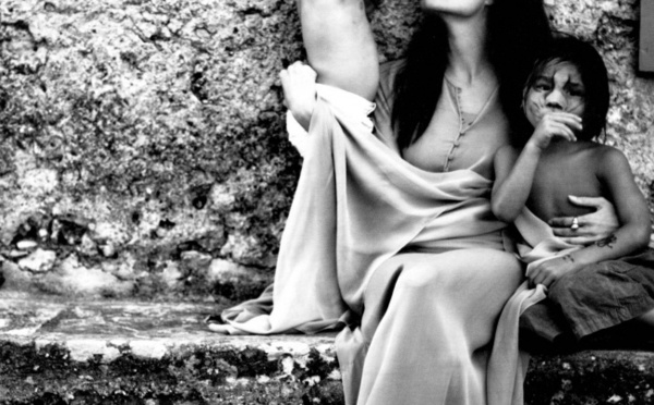 Photos : Brad Pitt avait photographié son ex-femme Angelina Jolie telle qu’il la voyait