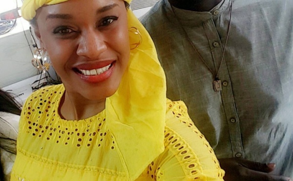 Ndeye Ndack en mode selfie avec...