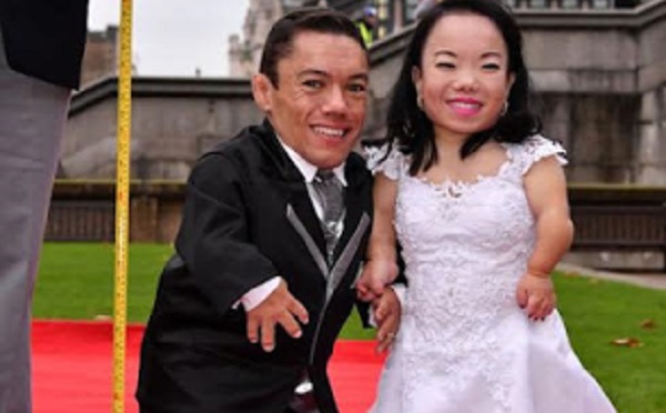 Voici le couple le plus petit au monde officiellement enregistré dans le livre Guiness des records