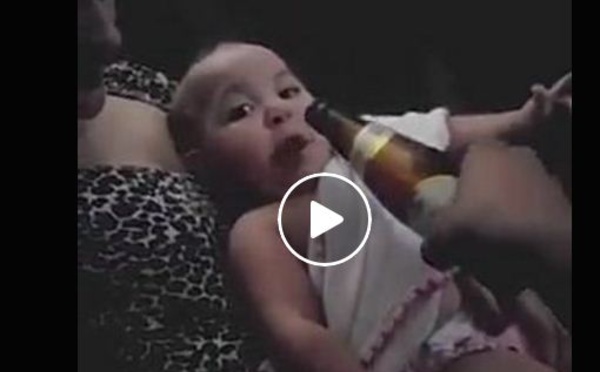 Vidéo: Bébé refuse de prendre son biberon et réclame la bouteille de bière, regardez!!!