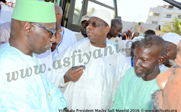 PHOTOS : remise des clés de 15 nouveaux mini bus pour Tivaouane