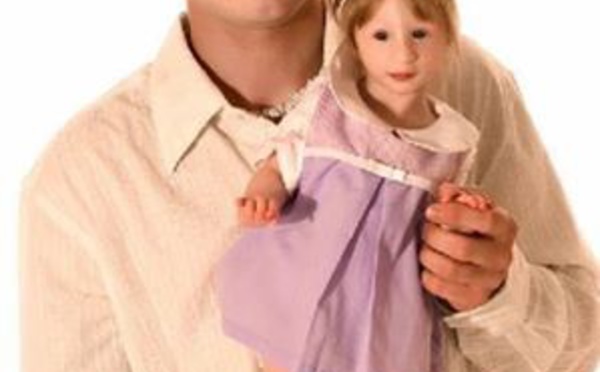 Incroyable : La plus petite fille du Monde, regardez