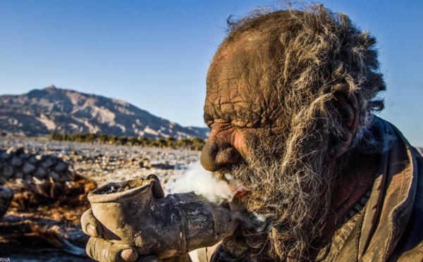 Découvrez l'histoire d'Amoo Hadji, l'homme qui ne s'est pas lavé depuis 60 ans